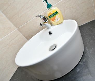 1 bed house to rent in Prestwich Street, Burnley, BB11 - Photo 2