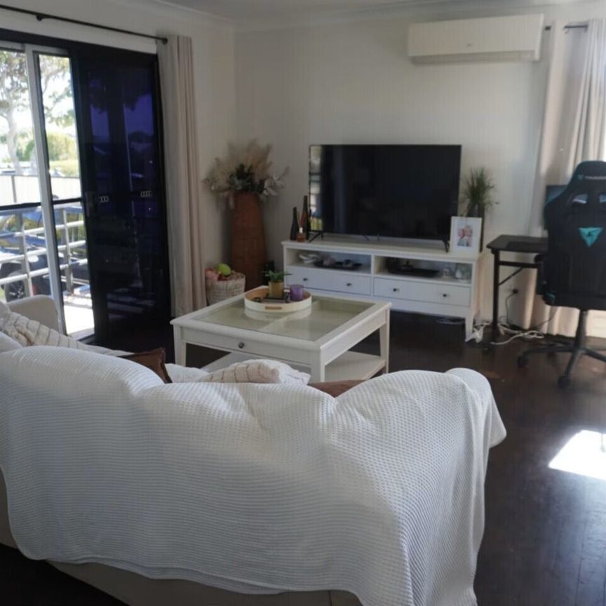 Redcliffe - Photo 1