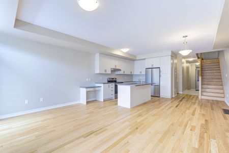 For Lease - 1420 Oakmont Common, Burlington, Ontario - Photo 3