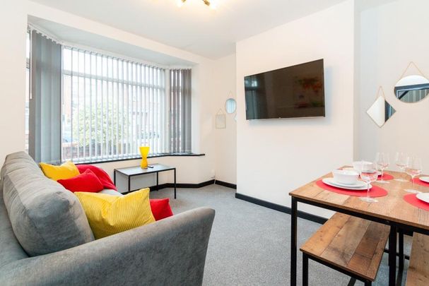 1 bedroom in a house share to rent - Photo 1