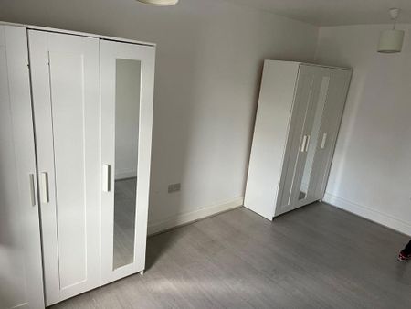 5 bedroom semi-detached house to rent - Photo 5