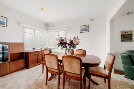 3 Bed, 1 Bath - Photo 5