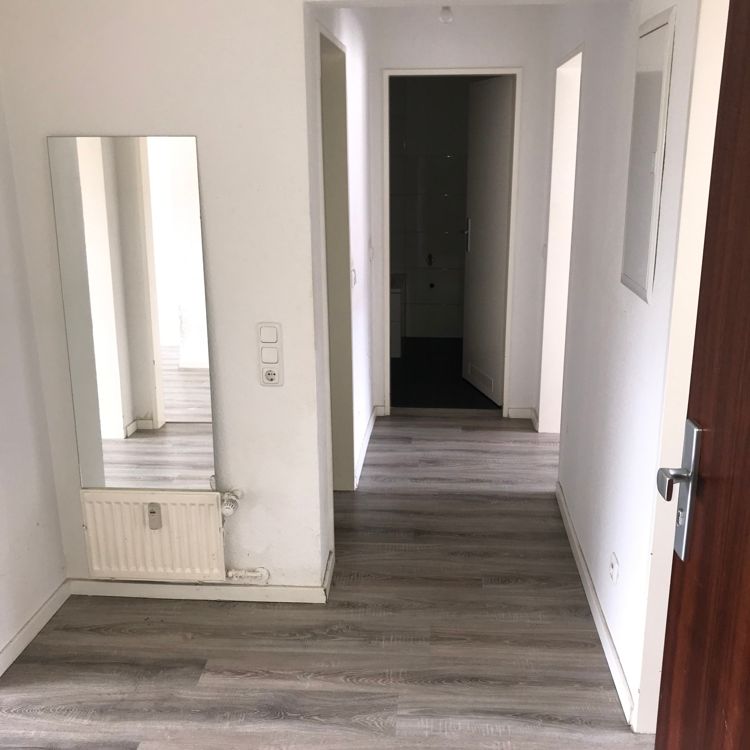 Ansprechende DG Wohnung 3 Zimmer mit Balkon - Photo 1