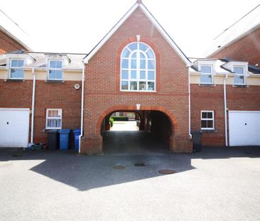 3 bedroom end of terrace house to rent - Photo 2