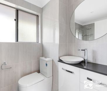 Contemporary Living, Perfect Location - Photo 4