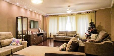 Casa para alugar com 280m², 3 quartos e 6 vagas - Foto 2