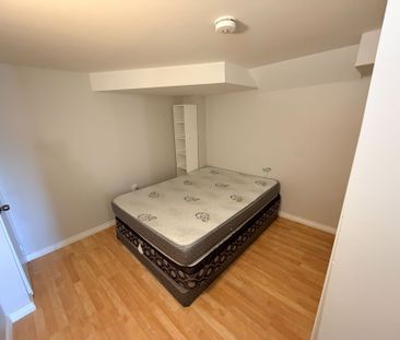 For Lease - 4 Parkins Drive, Ajax, Ontario - Photo 2