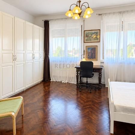 De inchiriat apartament impozant cu 3 camere in zona strazii Clinicilor - Photo 1