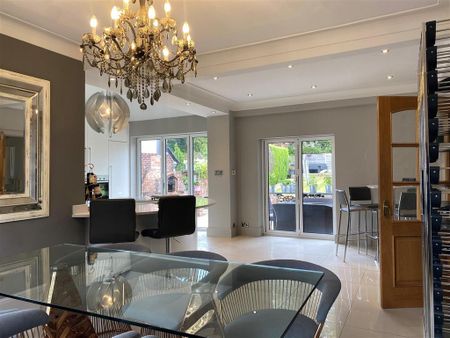 4 bedroom detached house to rent - Photo 4