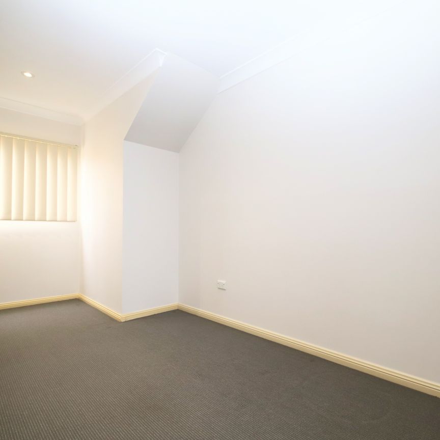 Three Bedroom Townhouse Plus Study - Photo 1