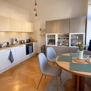 Helle 63 m² Wohnung mit 2 Zimmern - zentral & gut angebunden - Photo 2