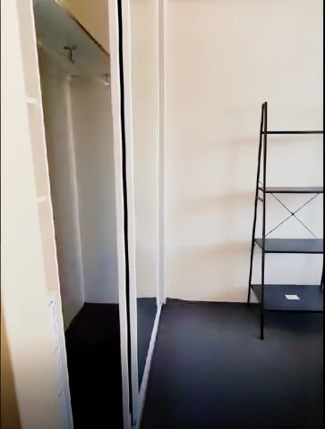 2 bed 2 bath - Photo 2