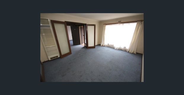 Located minutes from the city. - Photo 1