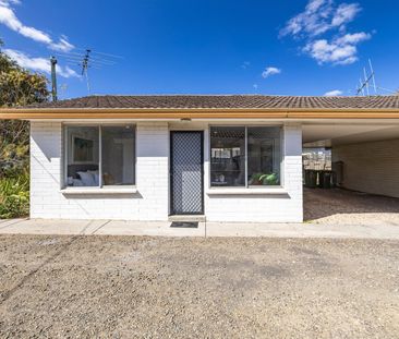 Stylish One-Bedroom Retreat Near Pakington Street - Photo 4