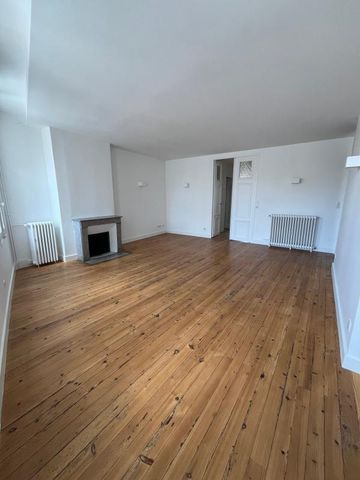 Location Appartement 3 pièces 95m² NIORT 79000 - Photo 3