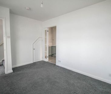 2 bedroom semi-detached house to rent - Photo 2