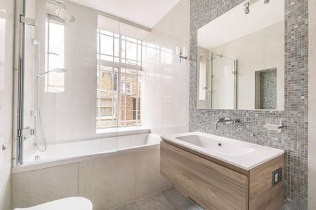 3 bedroom flat to rent - Photo 4