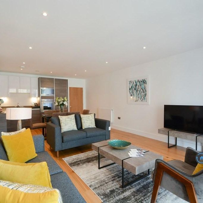 3 bedroom flat to rent - Photo 1