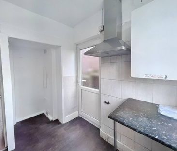 3 bedroom semi-detached house to rent - Photo 6