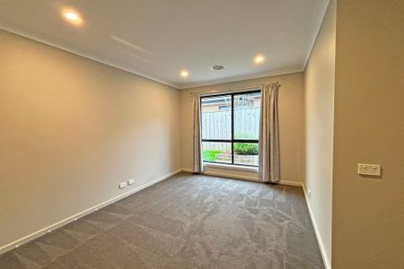 13 Eve Road, Warragul. - Photo 2