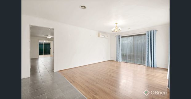 Spacious Family Home with Study in Prime Pakenham Location - Photo 1