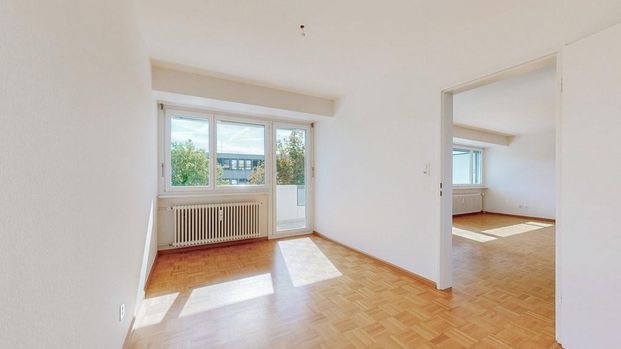 Ihr neues Familienzuhause - zentral gelegen und mit viel Platz! - Photo 1