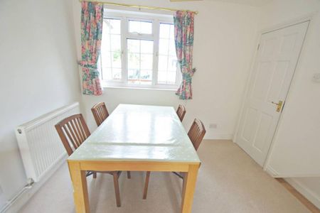 2 bedroom semi-detached house to rent - Photo 5