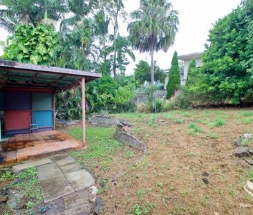 St Lucia Cozy 5-Bedroom Home, one bedroom available - Photo 3