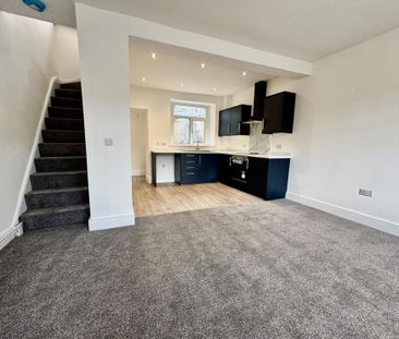3 bedroom terraced house to rent - Photo 5
