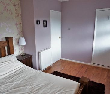 2 bedroom semi-detached house to rent - Photo 6