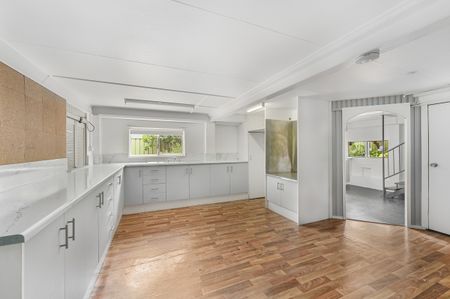 Stylish Multi-Level Home Close to Toowoomba CBD - Photo 5