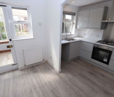 Lakeland Crescent, Bury - Photo 3