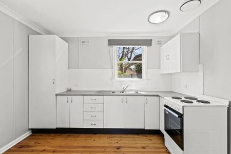 Cosy Well Presented 4 Bedroom Home! - Photo 3