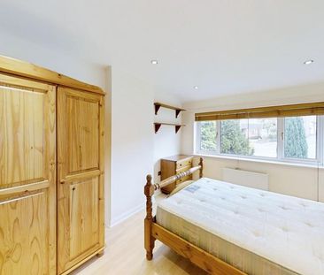 4 bedroom semi-detached house to rent - Photo 4