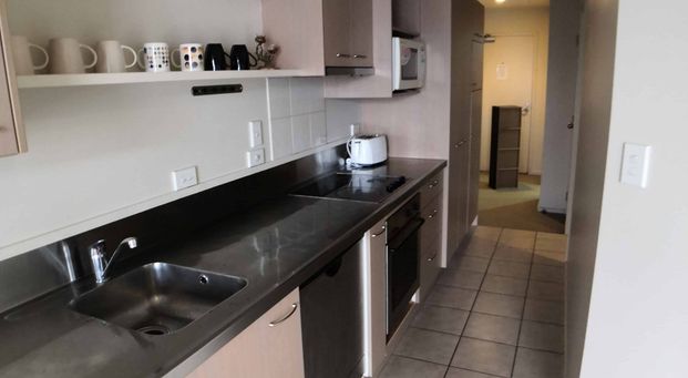One bedroom one bathroom Apartment in City Centre - Photo 1