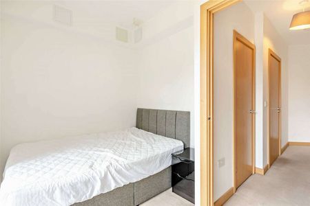 Three bedroom furnished townhouse - Photo 4