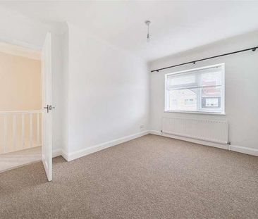 Whitworth Close, Gosport, PO12 - Photo 5