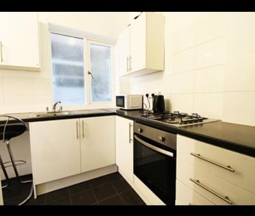 Great 4 bedroom shared house in Bradford - Photo 1
