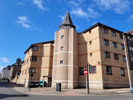 1 bedroom in a house share to rent - Photo 5