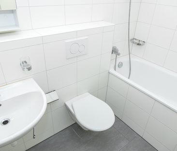 Helle 5.5-Zimmerwohnung im Zentrum von Reinach - Photo 2