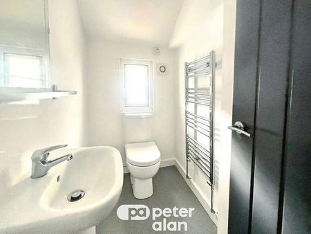 Hawthorn Road West, Cardiff, CF14 - Photo 5