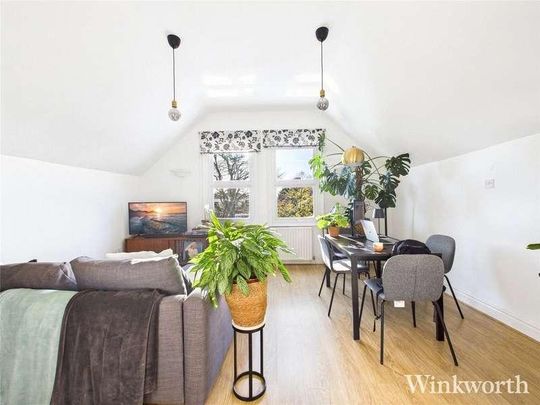 Leopold Road, London, W5 - Photo 1