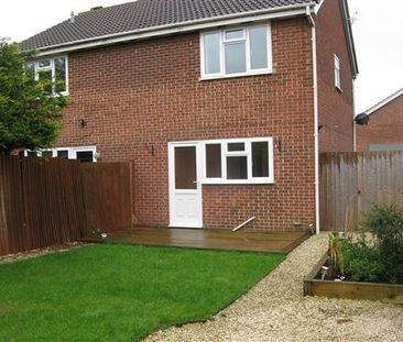 3 bedroom semi-detached house to rent - Photo 2