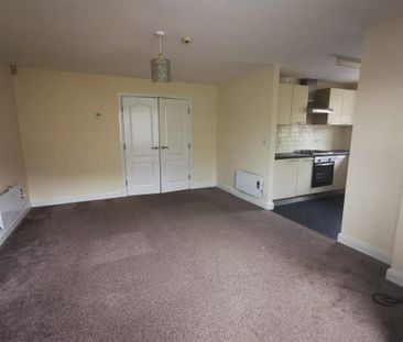2 bedroom flat to rent - Photo 2