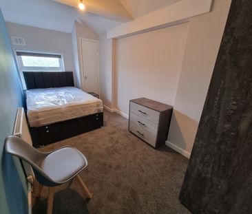 4 Bed Student Accommodation - Photo 5