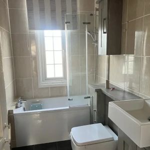 Room in a Shared House, Leeds, LS11 - Photo 3