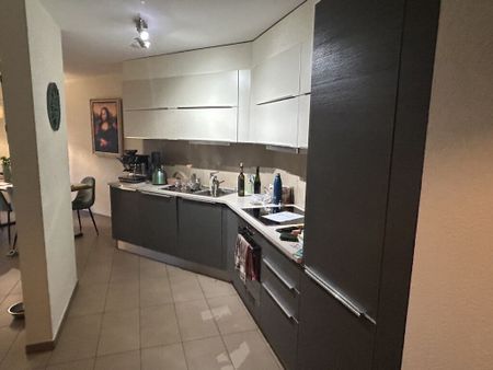 Charming 3.5 room 71m2 with terrace and parking in Lausanne - Photo 3