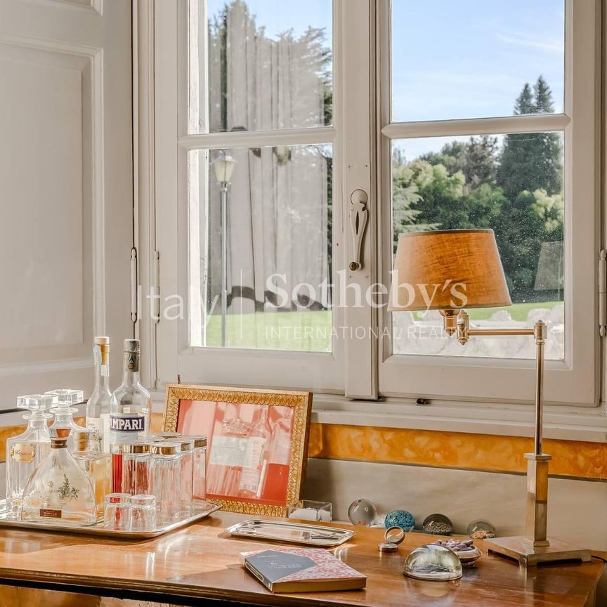 Prestigioso appartamento in elegante villa storica - Photo 1