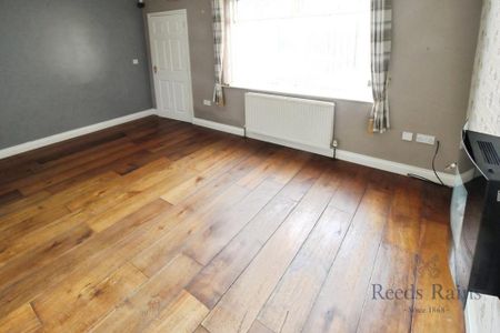 2 bedroom semi-detached house to rent - Photo 4