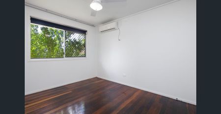 Lovely 3-Bedroom Home in Riverview – Ideal for Families or Professionals - Photo 4